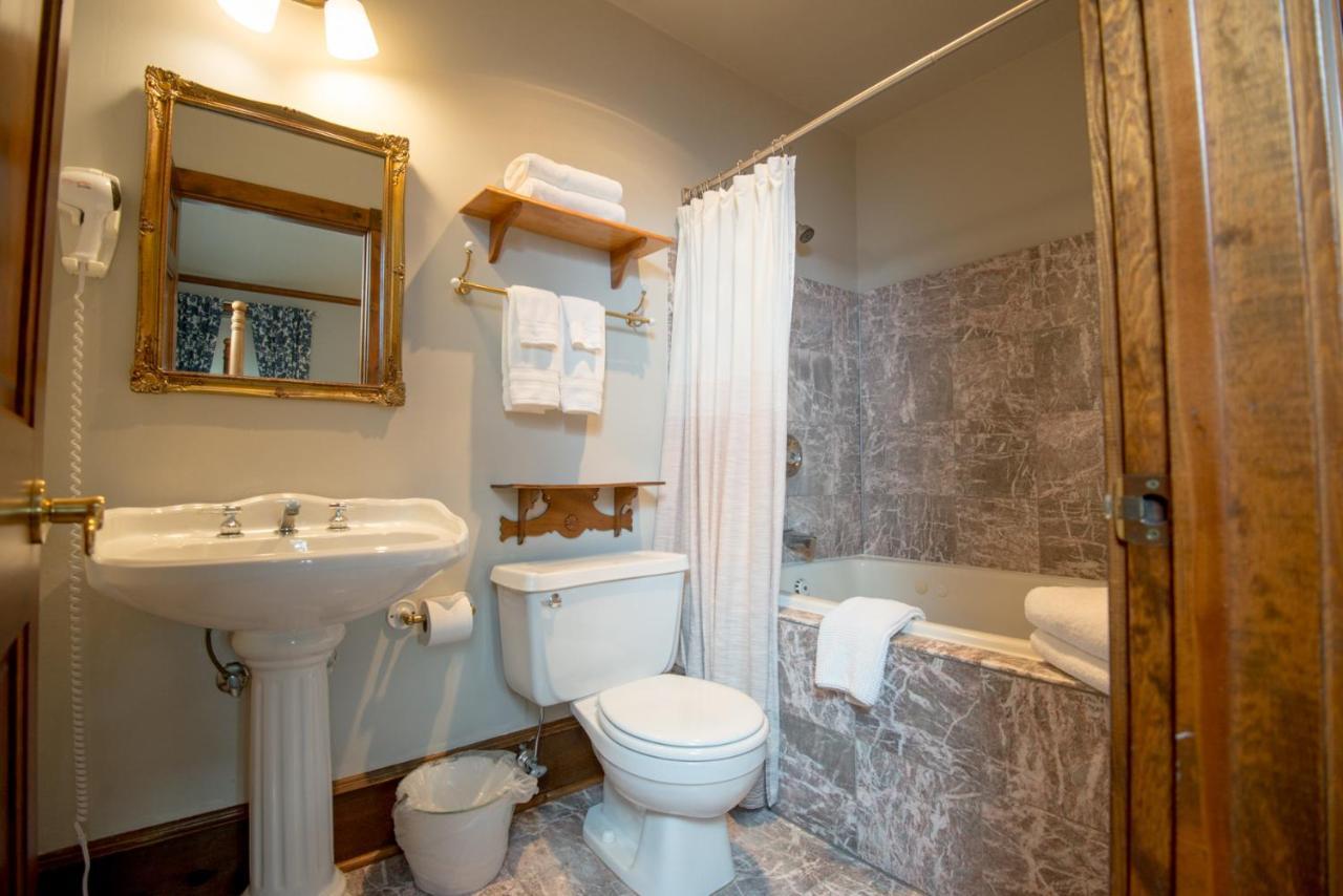 Inn at Cedar Crossing Sturgeon Bay Bagian luar foto